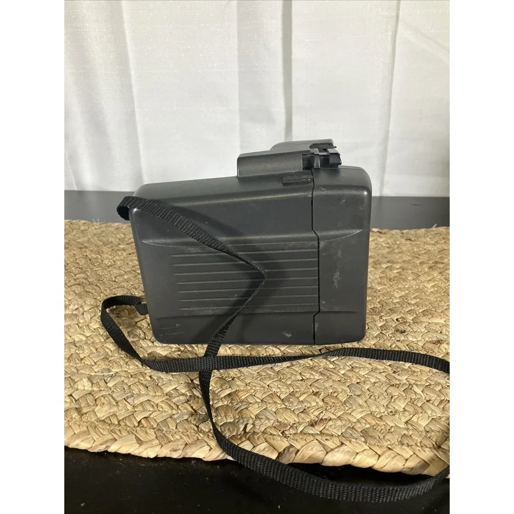 Polaroid 600 OneStep Close Up Instant Film Camera‎